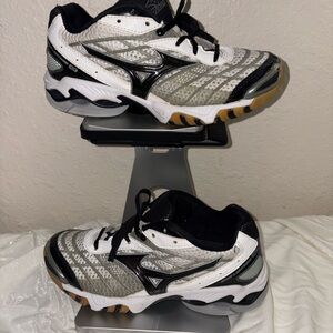 Mizuno Kids' Gray and Black Sneakers